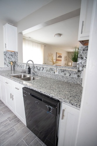 Vacation home just 11 minutes from Charlotte Motor Speedway