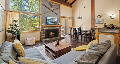 Pet-Friendly Chic Condo at Northstar | Near Village, Lake Tahoe & Hiking Trails