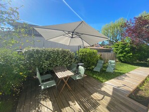 Outdoor dining - Beach, city and comfort: just a stone's throw from it all! (Andernos-les-Bains)