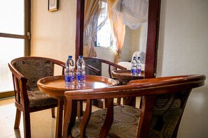 Desk, laptop workspace, free WiFi - KIBO PEAK PALACE HOTEL (Morogoro)