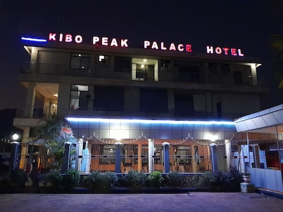 KIBO PEAK PALACE HOTEL