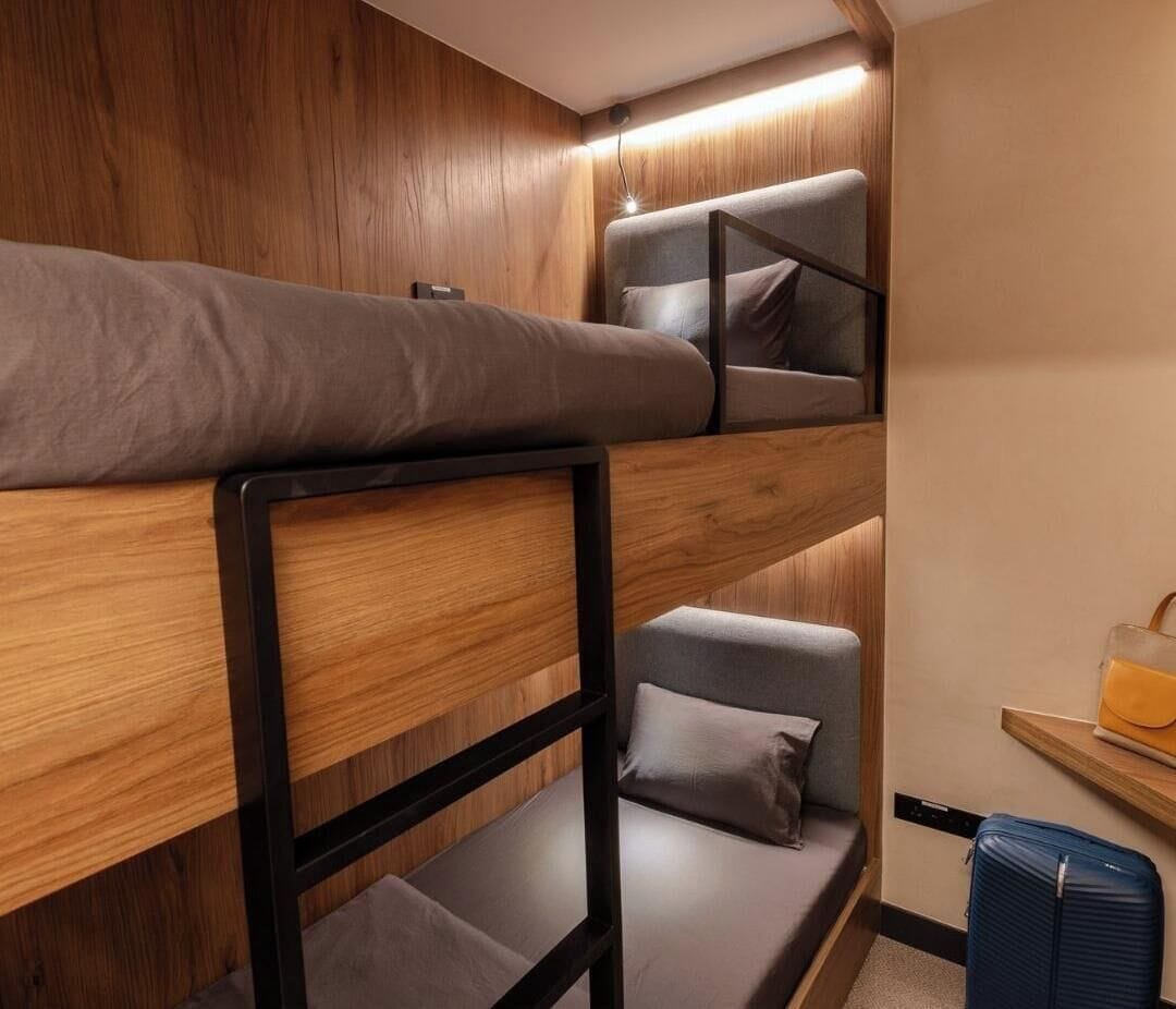 Single Bunk Cabin - 6 Hour Morning Stay from 07:00-13:00 hrs (7am-1pm) No Shower | Wifi gratis y ropa de cama 