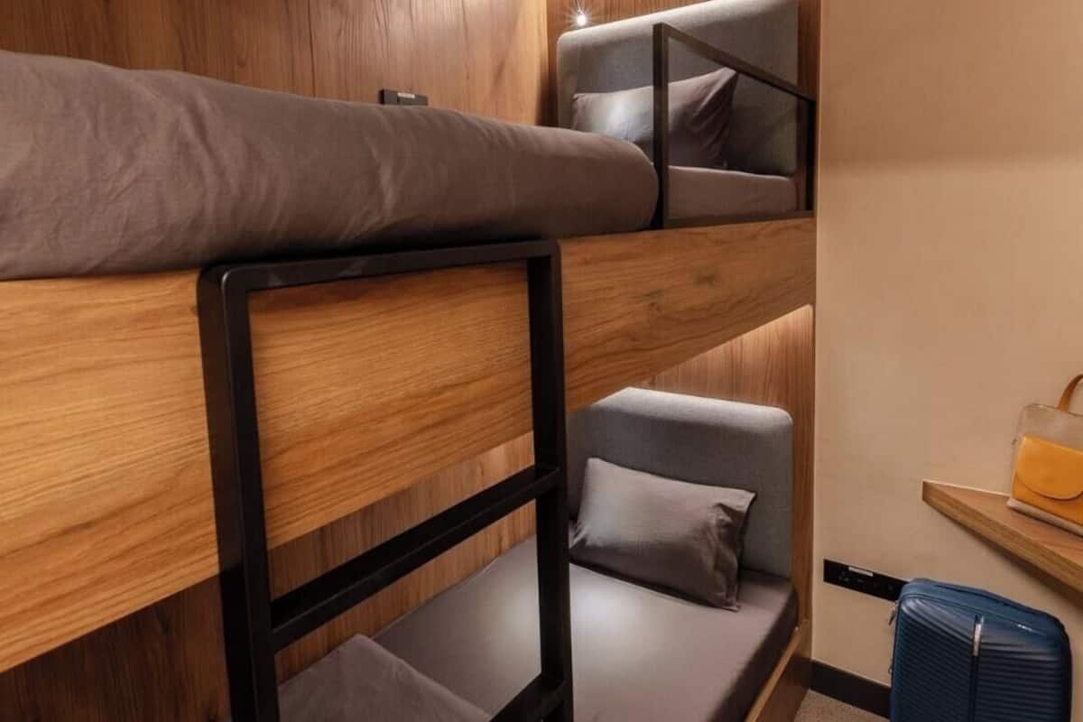 Single Bunk Cabin - 6 Hour Morning Stay from 07:00-13:00 hrs (7am-1pm) No Shower | Wifi gratis y ropa de cama