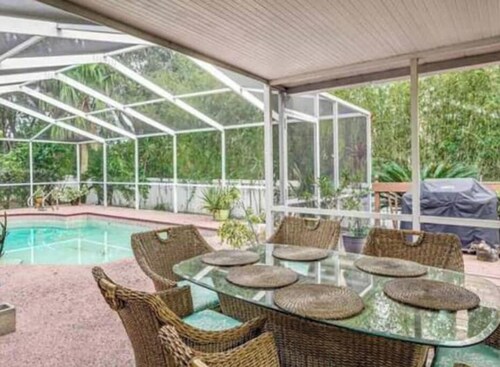 4 Bedroom Pool Home w/AC Gameroom. Pet Friendly!

