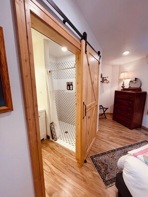 1 bedroom, iron/ironing board, WiFi