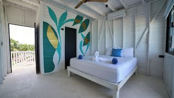 Deluxe Room, 1 King Bed, Beachside | Free WiFi, bed sheets
