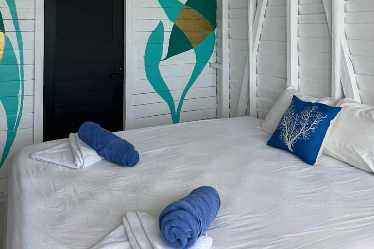 Free WiFi, bed sheets
