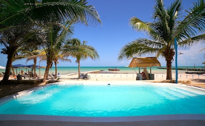 El Faro Beach Front by ÓOL Hotels