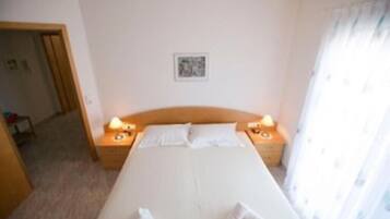 1 bedroom, WiFi, bed sheets