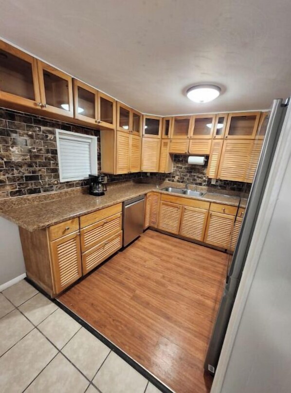 Private kitchen - Central 3 Bedroom AC Home with Gameroom
(Lakeland)