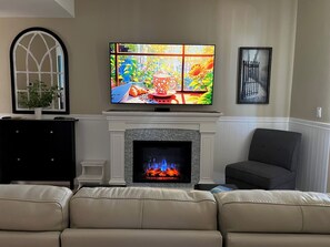 Smart TV, fireplace
