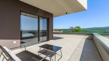 Villa, Smoking | 5 bedrooms