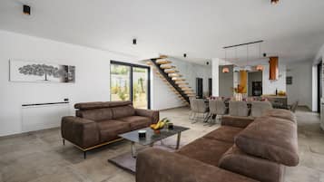 House, Smoking | 5 bedrooms