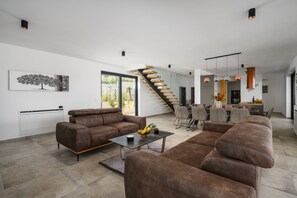 5 bedrooms - Villa de la Vie in Sveti Bartul (Rasa)