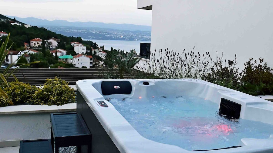 Villa Bella Vista B in Icici