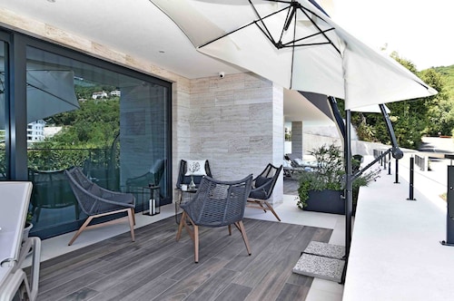 Villa Bella Vista B in Icici