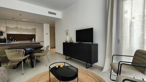 TV - Mediterranean Gardens 20: Garden with pool views (Torrevieja)