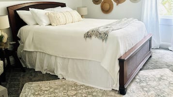 2 chambres, bureau, fer et planche Ă repasser, draps fournis