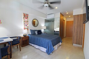 1 chambre, fer et planche à repasser, Wi-Fi gratuit, draps fournis