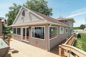 Exterior - Kosh Kottage (Fort Atkinson)