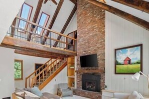 TV, fireplace - Spacious Mountain Retreat set on 7 acres & Pond (Stowe)