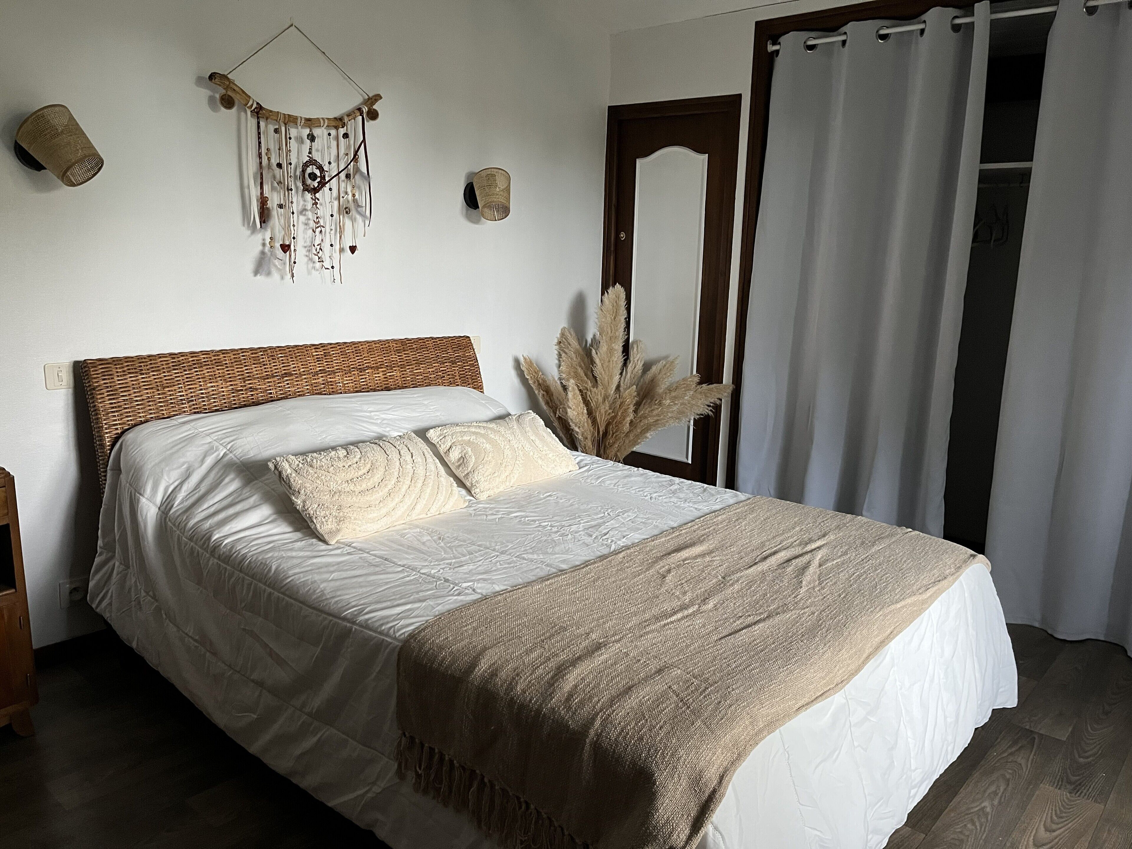 3 Schlafzimmer, Schreibtisch, Bügeleisen/Bügelbrett, Bettwäsche