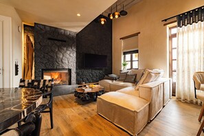 Executive Suite | Living area - Maison Michelangelo (Distomo-Arachova-Antikyra)