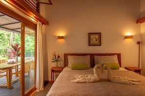 Escrivaninha, Wi-Fi de cortesia, roupa de cama