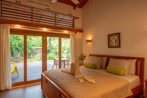 Desk, free WiFi, bed sheets - Casa Luz de Luna en Playa Chiquita (Puerto Viejo de Talamanca)