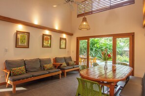 Interior - Casa Luz de Luna, Casa Luz de Luna (Puerto Viejo de Talamanca)