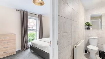 3 habitaciones, tabla de planchar con plancha y wifi gratis