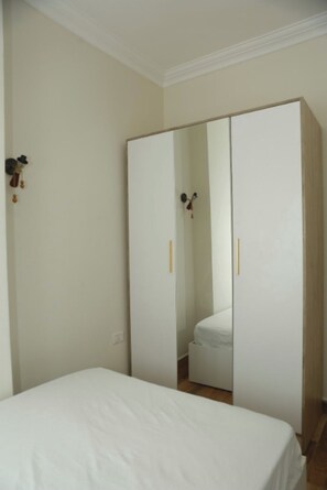 2 soverom, strykejern/-brett, wi-fi og sengetøy