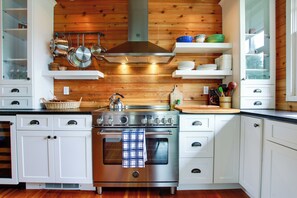 Rumah (4 Bedrooms) | Interior