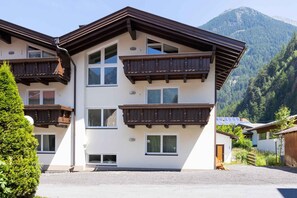 Esterni
