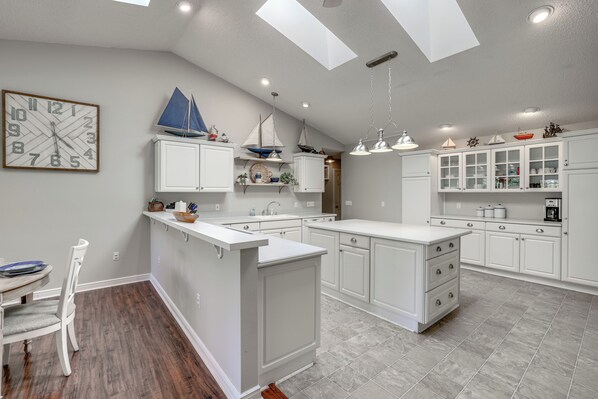 House (5 Bedrooms) | Interior - Garfield Vacation Rental w/ Beaver Lake Access! (Garfield)