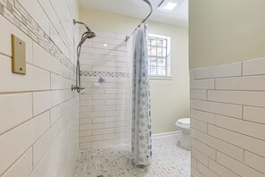 Apartment (2 Bedrooms) | Interior - Walkable Mobile Apartment w/ Fenced-in Yard (Mobile)