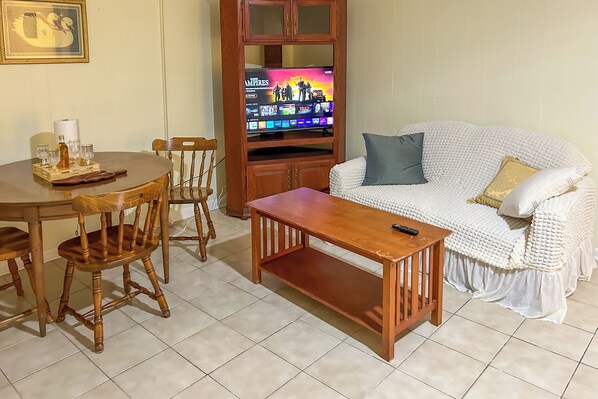 อพาร์ทเมนท์ (2 Bedrooms) | ด้านหน้าที่พัก