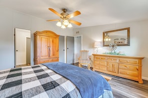 House (3 Bedrooms) | Interior