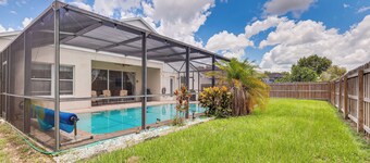 Riverview Home w/ Screened Pool ~ 1 Mi to Marina!