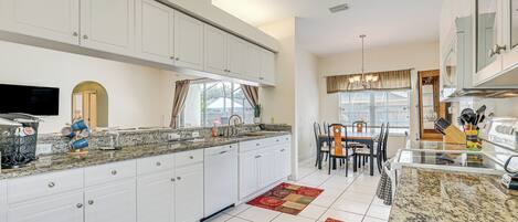 House (2 Bedrooms) | Interior