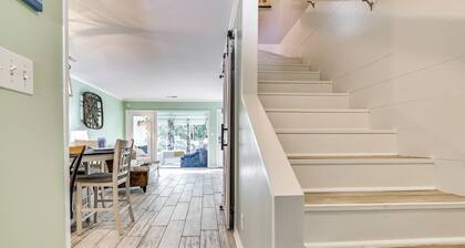 Chic Murrells Inlet Getaway ~ 2 Mi to Marsh Walk!