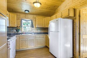 House (3 Bedrooms) | Interior - Ideal Base Near Zion & Bryce Canyon Nat'l Parks! (Alton)