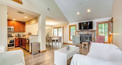 Tannersville Resort Home w/ Deck & Gas Grill!