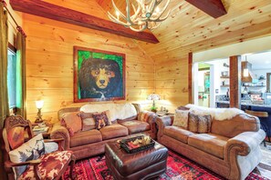 House (2 Bedrooms) | Interior