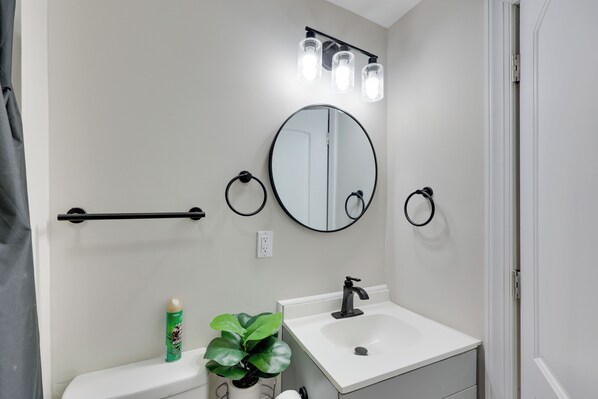 House (4 Bedrooms) | Interior - Walkable Greenville Home Near Dtwn (Greenville)