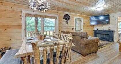 Adams Cabin w/ Game Room & Fire Pit