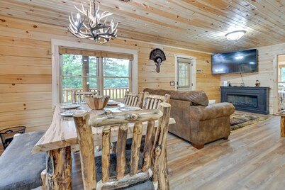 Adams Cabin w/ Game Room & Fire Pit
