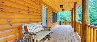 Adams Cabin w/ Game Room & Fire Pit