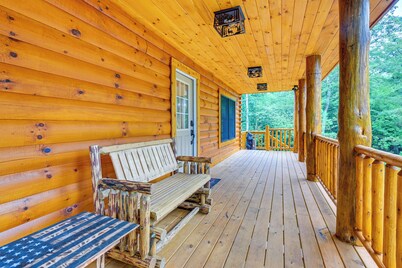 Adams Cabin w/ Game Room & Fire Pit