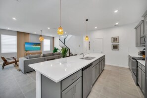 Interior - Headline (Kissimmee)